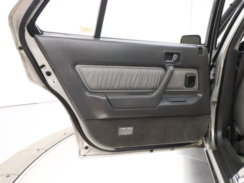 Used 1987 Acura Legend L image 24