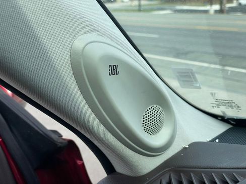 Used 2021 Toyota Highlander Limited image 31