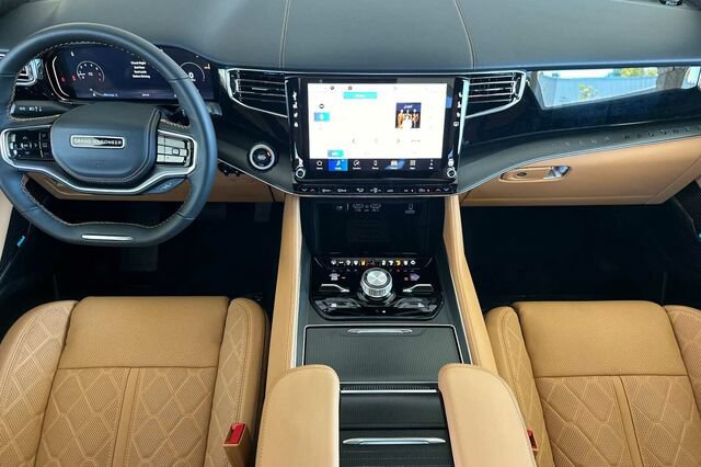 New 2026 Jeep Grand Wagoneer L Summit AWD/4WD image 10