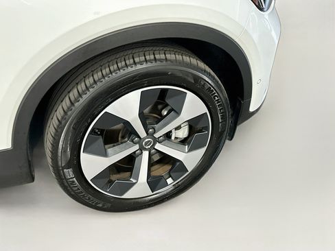 Used 2026 Volvo XC40 B5 Plus AWD/4WD image 11