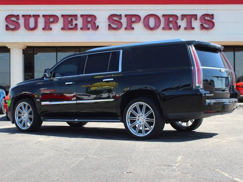 Used 2016 Cadillac Escalade ESV Luxury RWD image 5