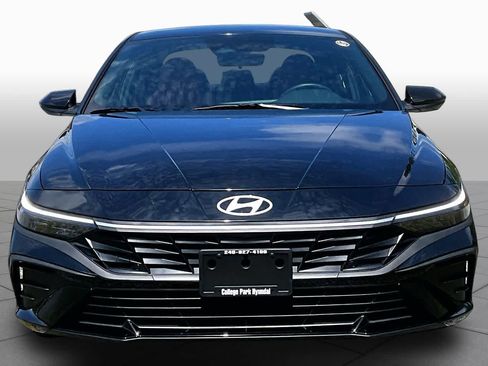Used 2025 Hyundai Elantra Sport FWD image 3