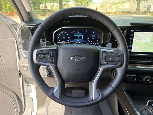 Used 2023 Chevrolet Silverado 1500 RST w/ Convenience Package II AWD/4WD image 14