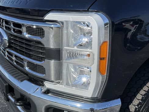 Certified 2023 Ford F350 XLT w/ FX4 Off-Road Package image 7