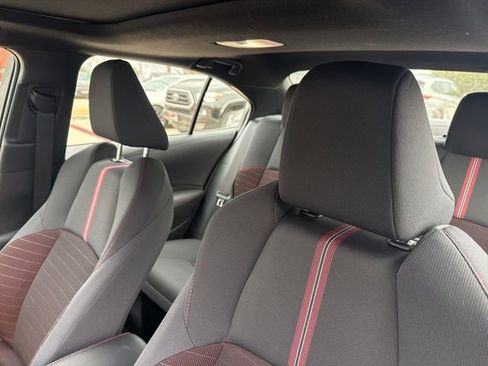 Used 2025 Toyota Corolla SE image 9
