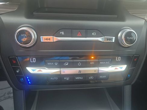 Used 2020 Ford Explorer Limited w/ Class III Trailer Tow Package AWD/4WD image 28