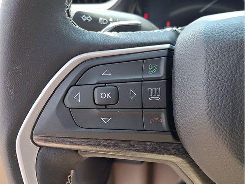 Used 2023 Jeep Grand Cherokee Limited w/ Luxury Tech Group II AWD/4WD image 18