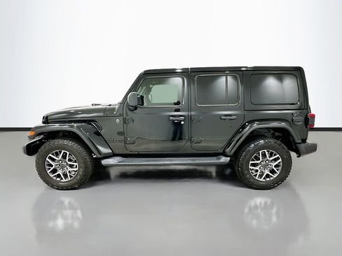Used 2025 Jeep Wrangler Sahara image 4