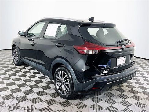 Used 2022 Nissan Kicks SV image 6