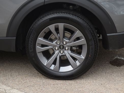 Used 2023 Ford Explorer XLT w/ Equipment Group 202A image 29