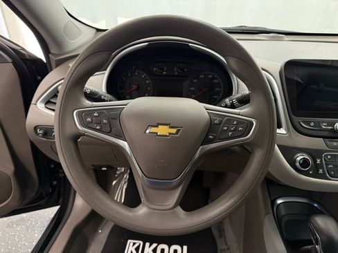 Used 2022 Chevrolet Malibu LT FWD image 12