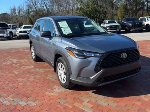 Used 2022 Toyota Corolla Cross L image 5