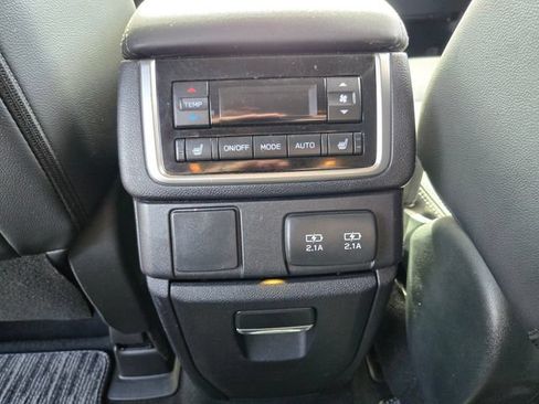 Used 2022 Subaru Ascent Limited AWD/4WD image 16