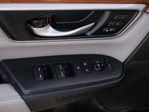 Used 2020 Honda CR-V Touring image 19