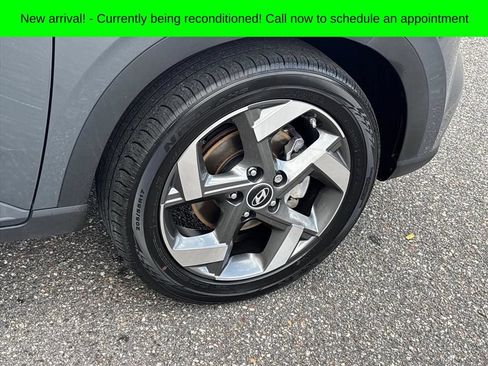 Used 2024 Hyundai Venue SEL FWD image 28