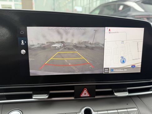 Used 2023 Hyundai Elantra SEL w/ Convenience Package image 10