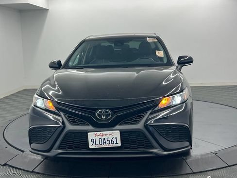 Used 2024 Toyota Camry SE FWD image 4