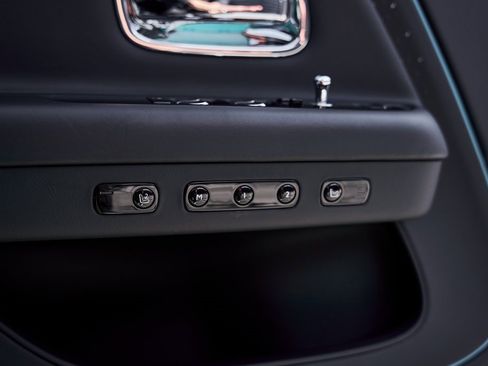 Used 2025 Rolls-Royce Spectre w/ Leather Finishing Pack image 32