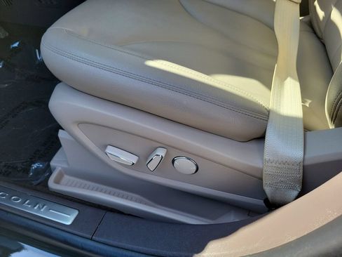 Used 2022 Lincoln Nautilus AWD w/ Premium Package image 9