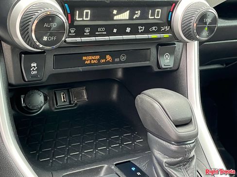 Certified 2020 Toyota RAV4 XLE w/ Convenience Package FWD image 30