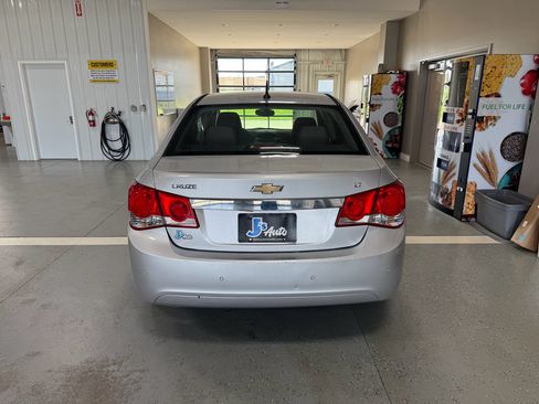Used 2011 Chevrolet Cruze LT FWD image 6