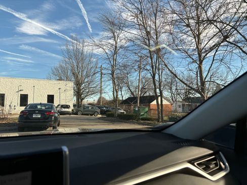 Used 2025 Toyota RAV4 XLE image 37