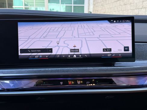 Certified 2023 BMW 740i w/ Executive Package image 29