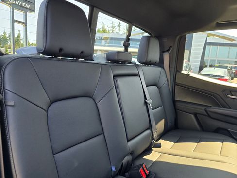 New 2025 GMC Canyon Elevation w/ Convenience Package image 12