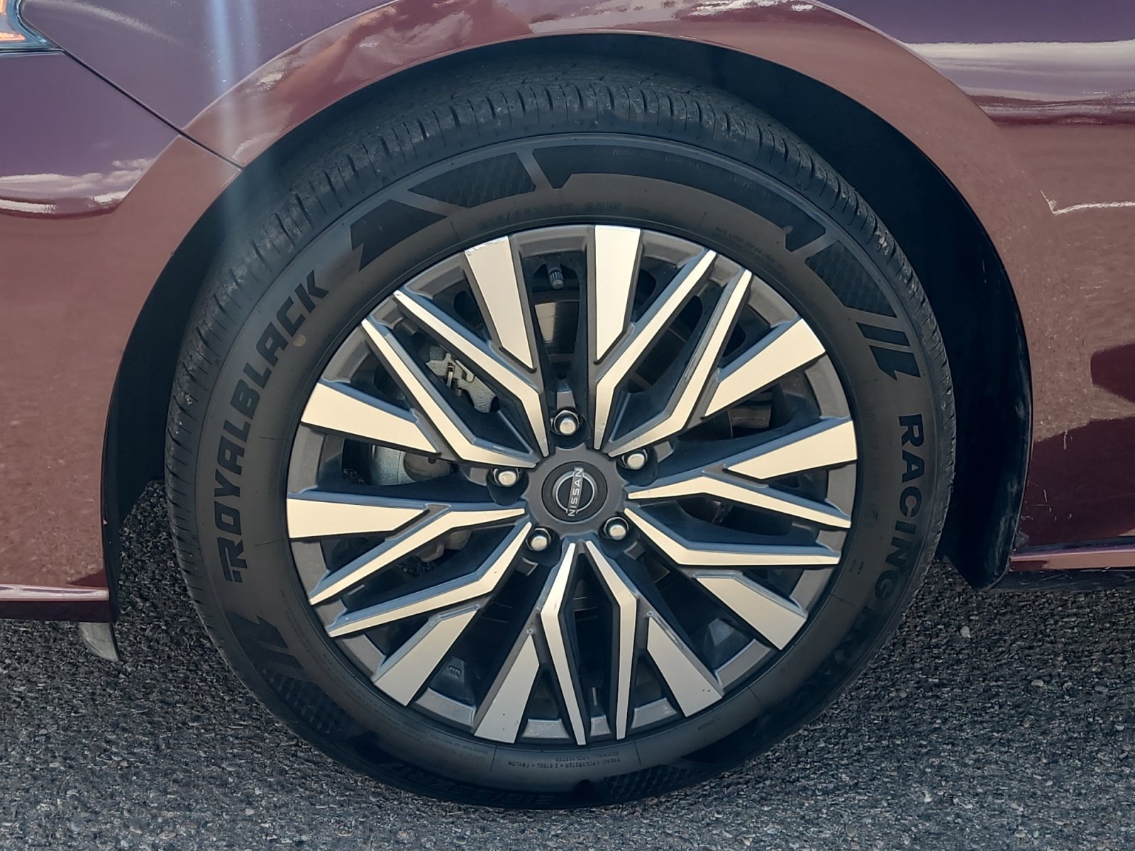 Used 2024 Nissan Altima 2.5 SV FWD image 11