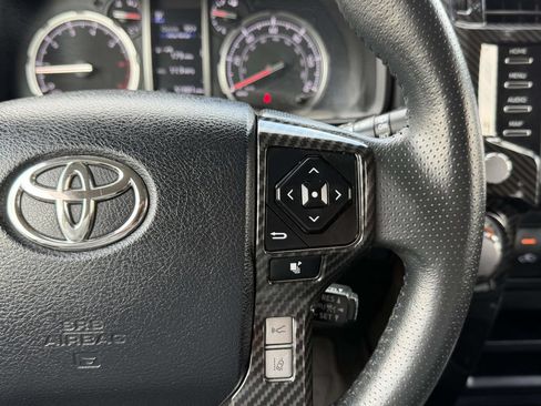 Used 2022 Toyota 4Runner TRD Sport AWD/4WD image 10