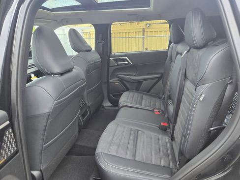 New 2026 Mitsubishi Outlander SE image 6