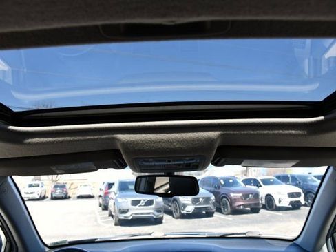 Used 2013 Toyota Highlander Limited image 26