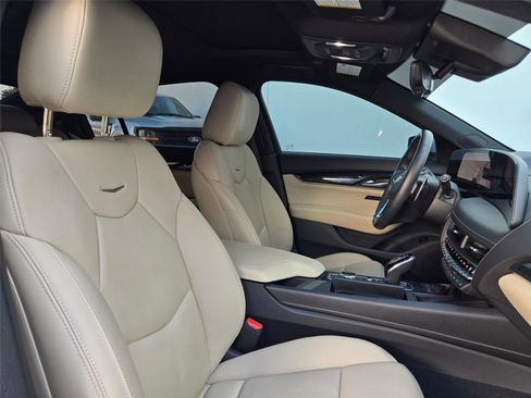 Used 2025 Cadillac CT5 Premium Luxury RWD image 30