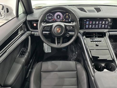 Certified 2024 Porsche Panamera 4 image 20