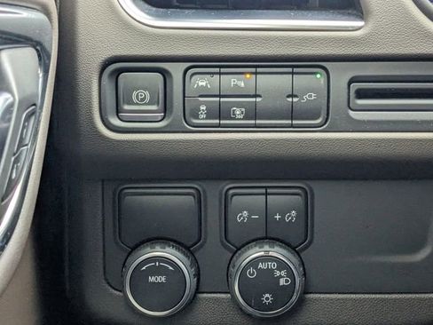 Used 2022 Chevrolet Tahoe LT w/ Luxury Package image 22