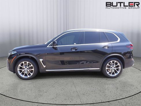 Used 2024 BMW X5 sDrive40i w/ Premium Package RWD image 3