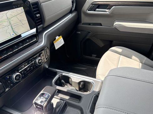 New 2026 GMC Sierra 1500 SLT image 24