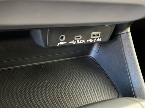 Certified 2024 Subaru Crosstrek 2.0i Premium image 33