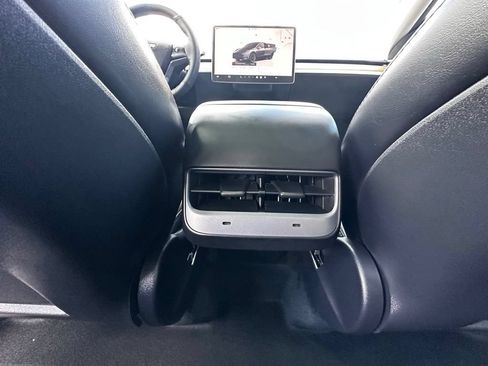 Used 2023 Tesla Model Y Long Range AWD/4WD image 17
