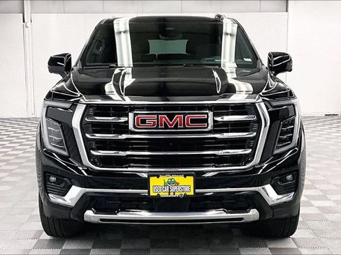 Used 2025 GMC Yukon Elevation w/ Elevation Premium Package AWD/4WD image 4