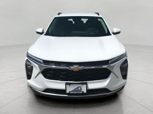 Used 2025 Chevrolet Trax LT FWD image 40