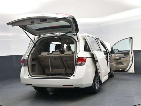 Used 2015 Honda Odyssey EX-L image 29
