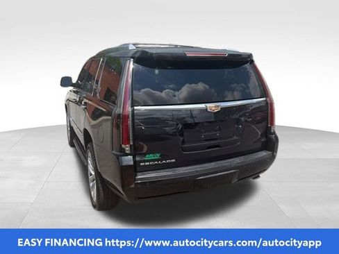 Used 2019 Cadillac Escalade Luxury AWD/4WD image 5