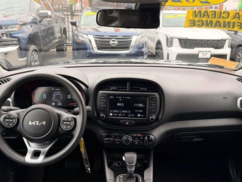 Used 2025 Kia Soul LX w/ LX Technology Package image 15