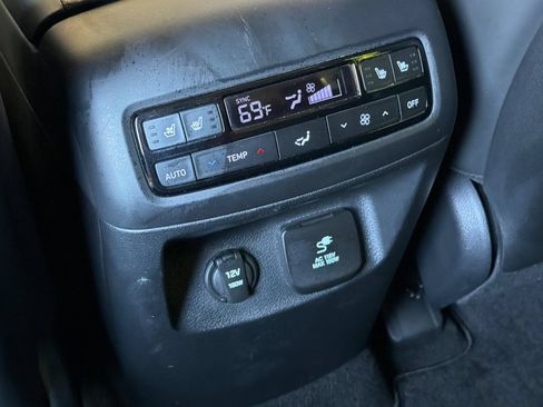 Used 2024 Hyundai Palisade SEL AWD/4WD image 17