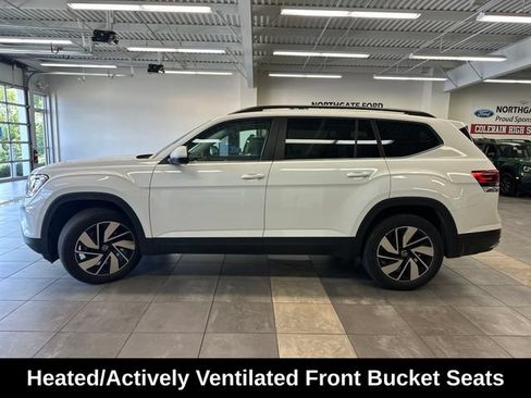 Used 2024 Volkswagen Atlas SE AWD/4WD image 13