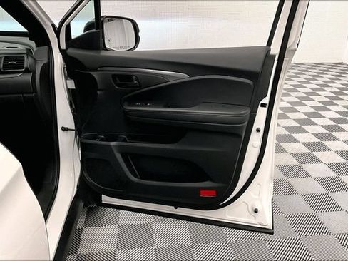 Used 2025 Honda Passport EX-L image 22