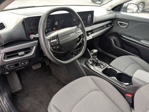 Used 2025 Kia K4 LXS image 13