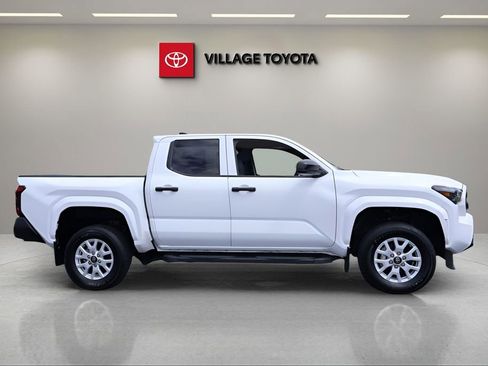 Certified 2024 Toyota Tacoma SR image 6