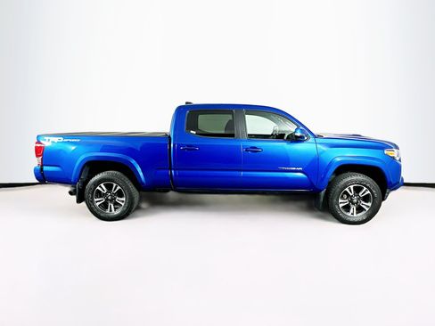 Used 2017 Toyota Tacoma TRD Sport RWD image 10